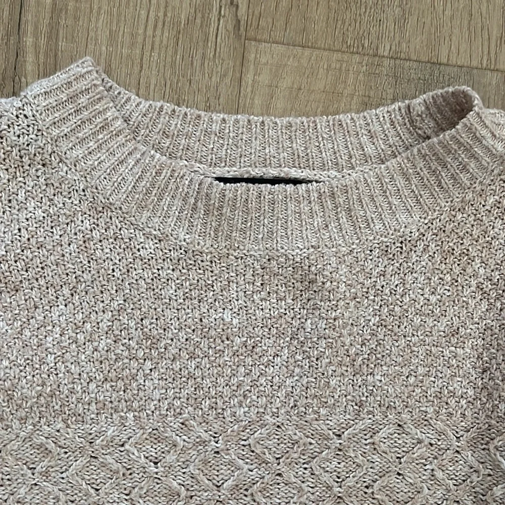 Sweater. - Picture 3 of 4